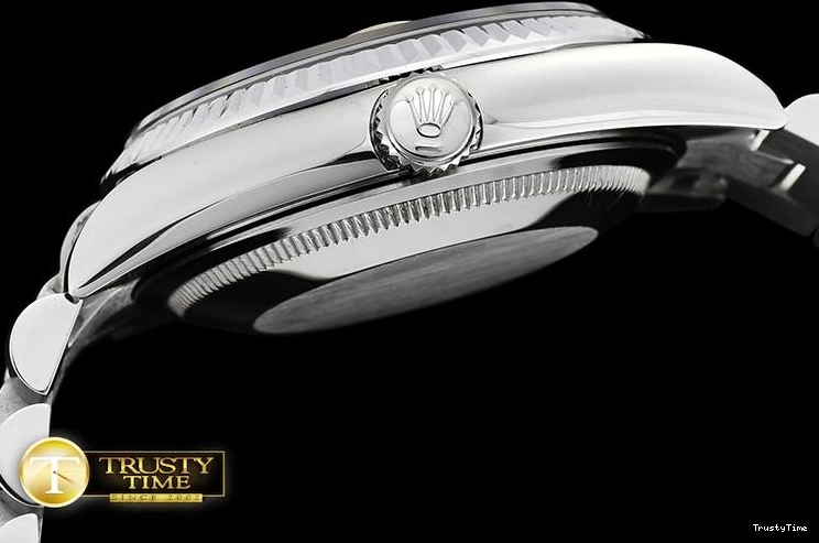 0915 RDD0215C – DayDate 36mm Affordable 686